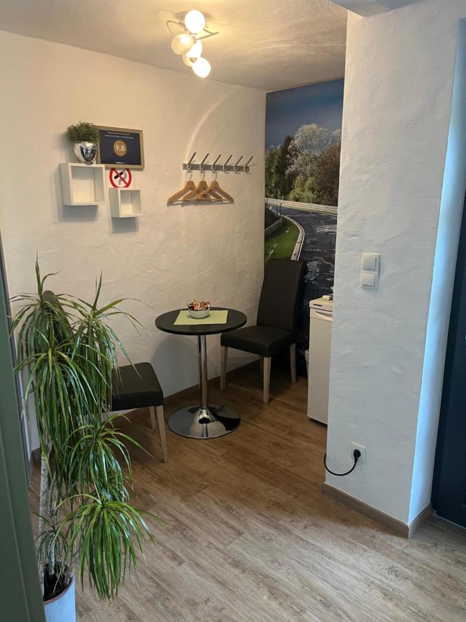 Gaestezimmer Melina Am Nuerburgring Adenau Exterior photo