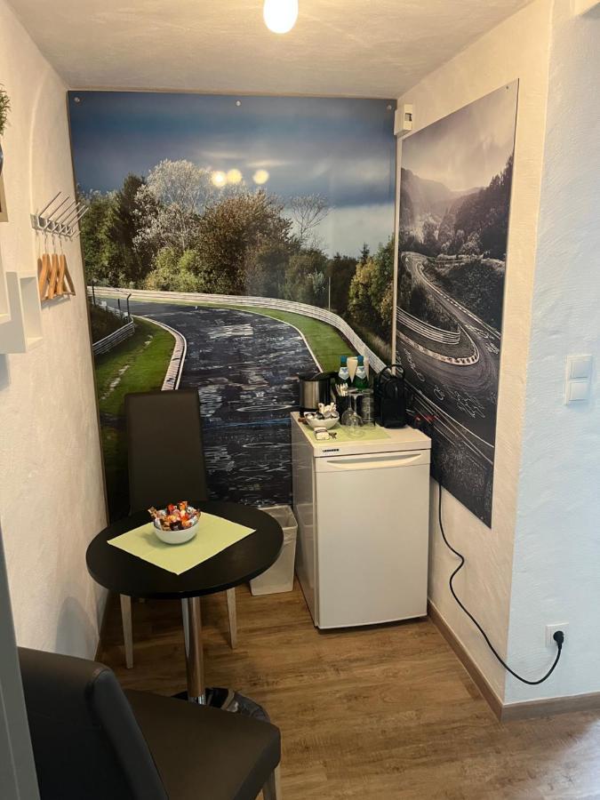 Gaestezimmer Melina Am Nuerburgring Adenau Exterior photo